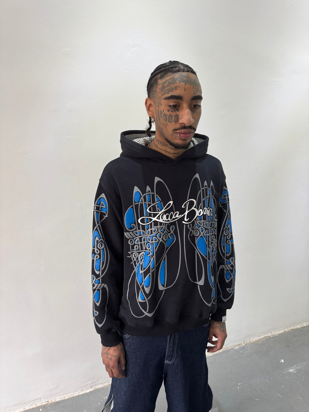 Hoodie "Nudos de Archibald" (Negro x Azul) - M.V.