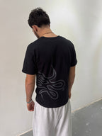 Remera "Trigrama" (Negro) - M.V.