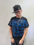 Remera Full Print "Escrituras" (Negro) - M.V.