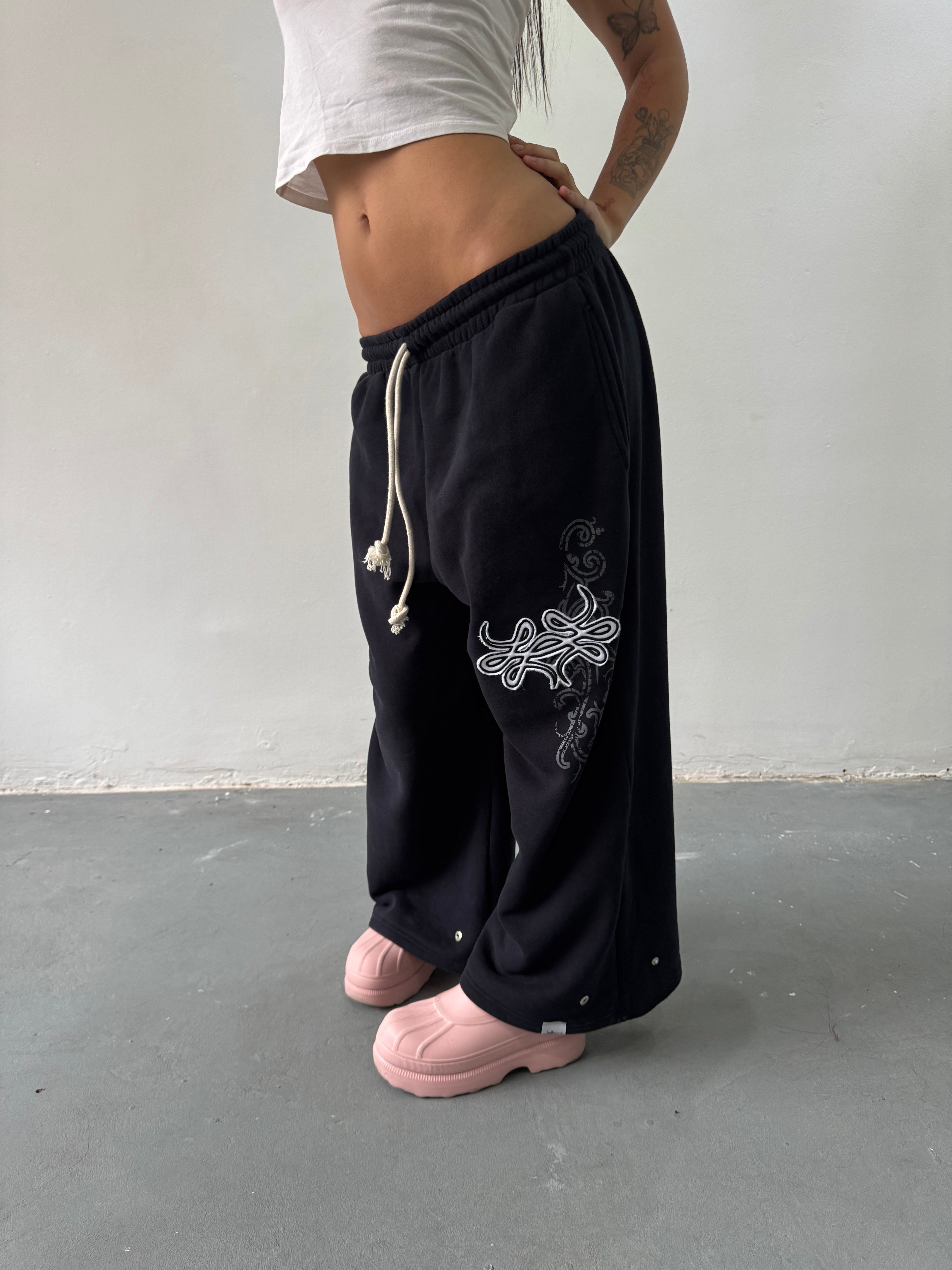 Jogging "De Acanto" (Negro) - M.V.
