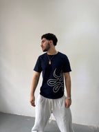 Remera "Trigrama" (Azul Marino) - M.V.