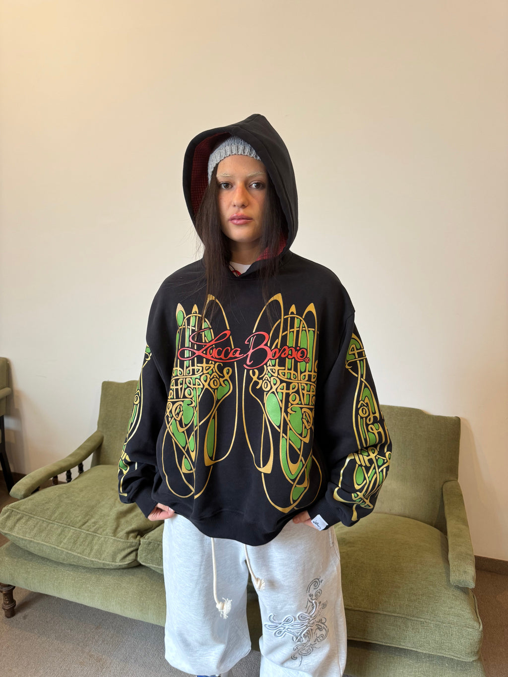 Hoodie "Nudos de Archibald" (Negro x Rojo) - M.V.