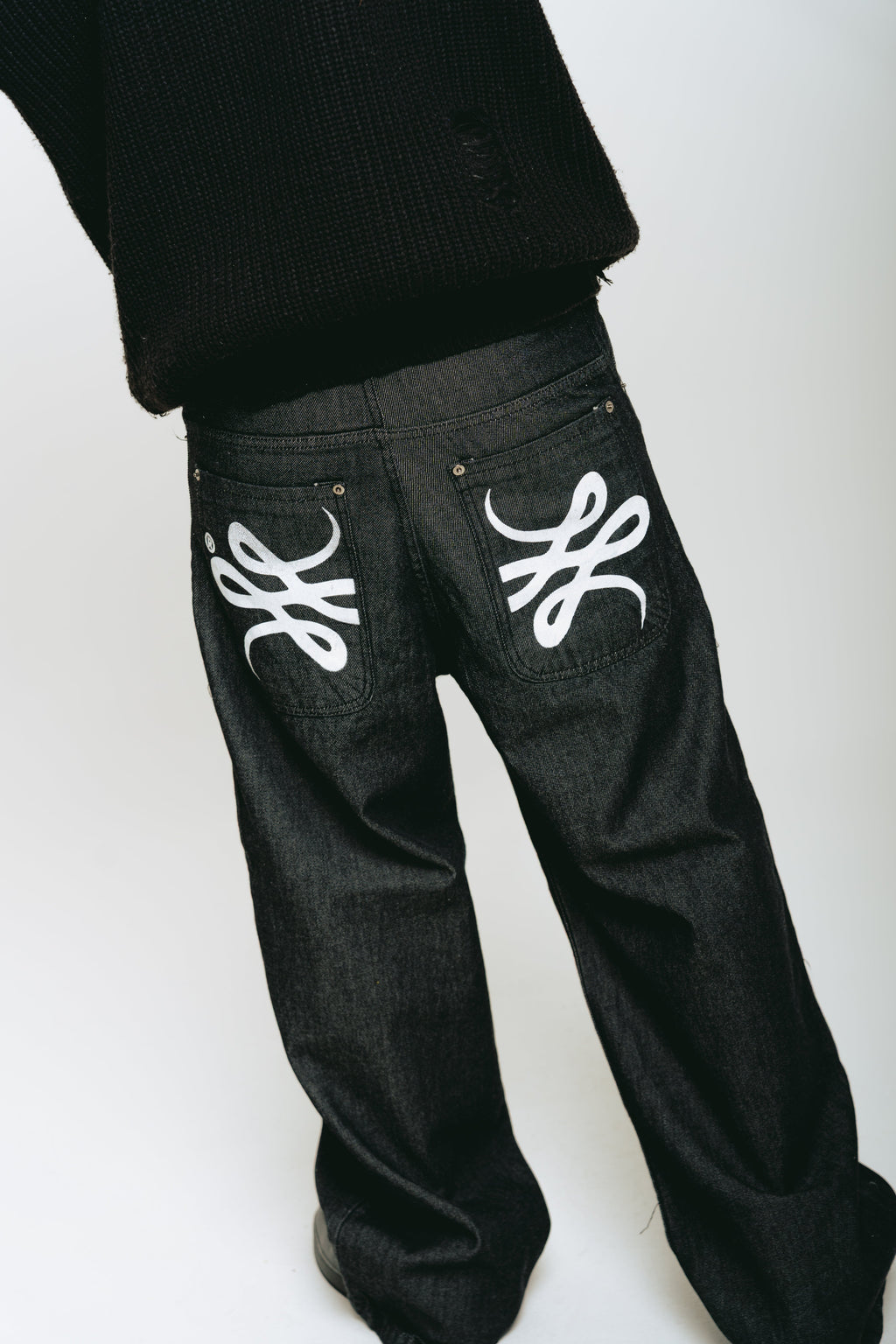 Pantalón Jean Baggy Raw ”Trigrama”