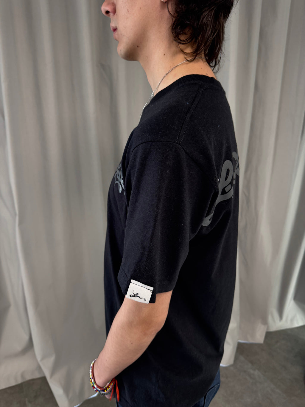 Remera "Monograma" (Negro)