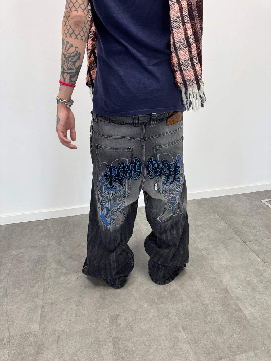 Jean "Nudos de Archibald" (Negro Acid Wash)