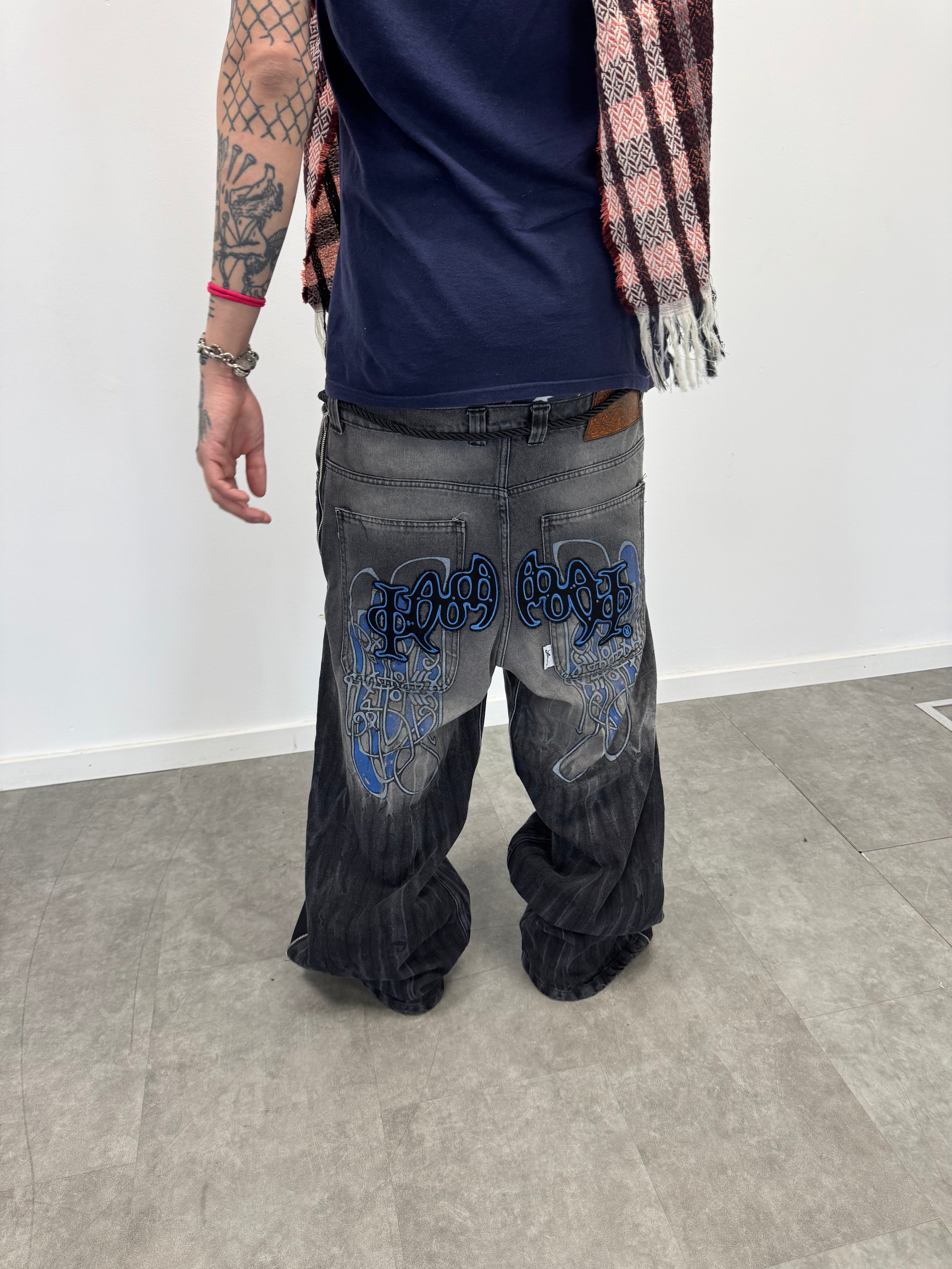 Jean "Nudos de Archibald" (Negro Acid Wash)
