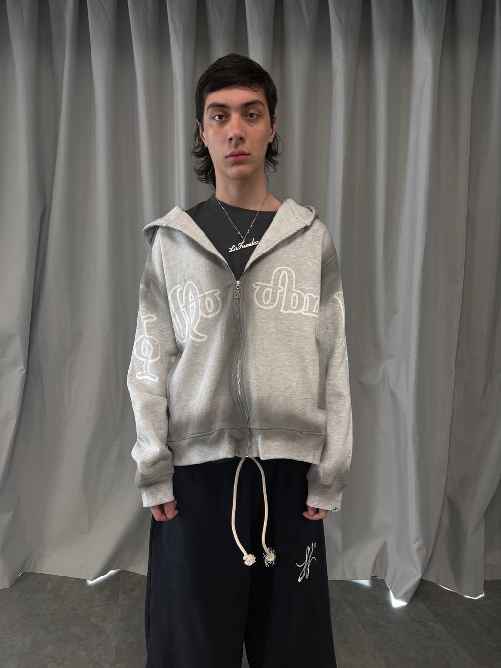 Zip Hoodie "Lengua Eslava" (Gris Washed)